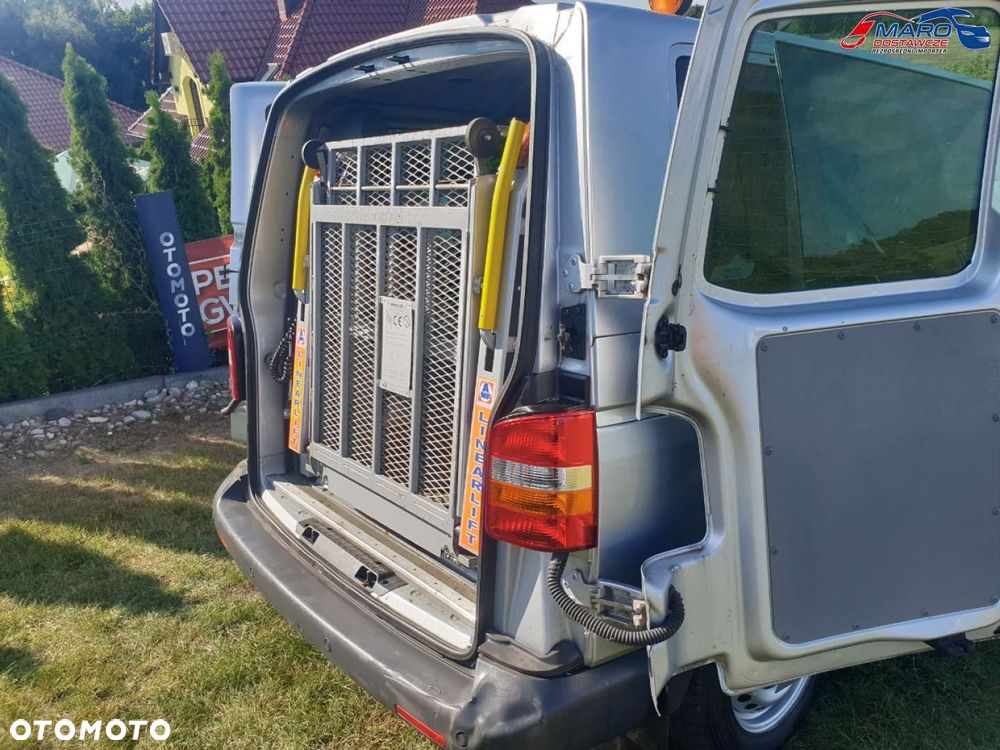 Volkswagen T5 LONG 9 OSÓB Z WINDĄ DLA NIEPEŁONSPRAWNYCH - 7