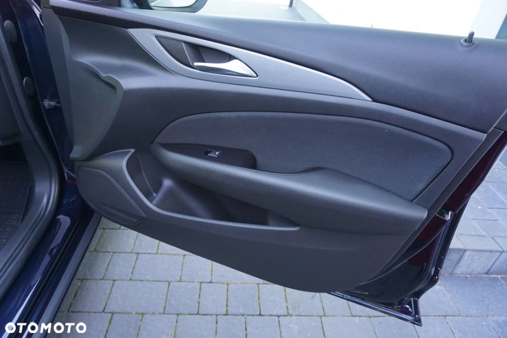 Opel Insignia 1.5 T Enjoy S&S - 30