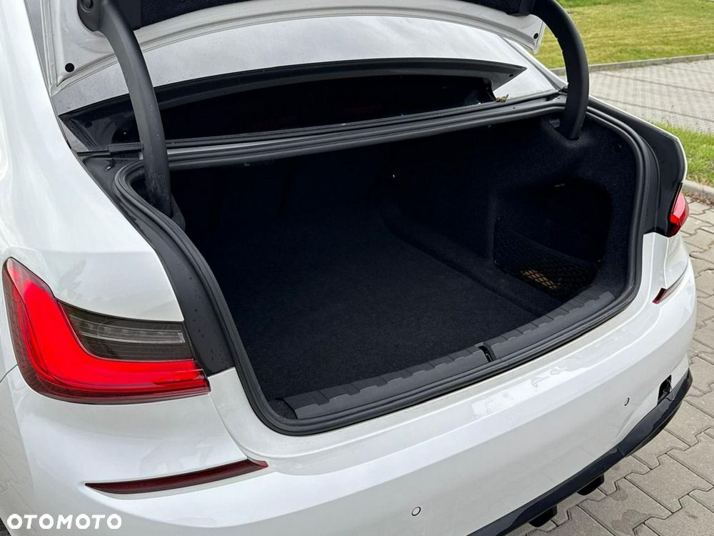 BMW Seria 3 330d M Sport sport - 18