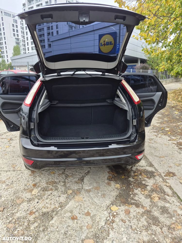 Ford Focus - 12