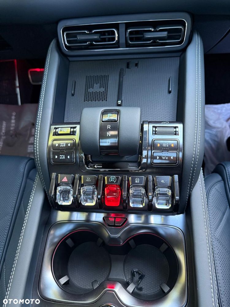 BYD Leopard 5 - 16