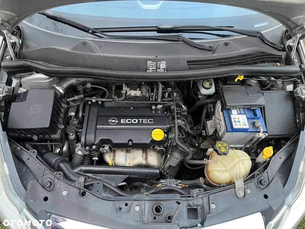 Opel Corsa 1.2 16V Essentia - 11