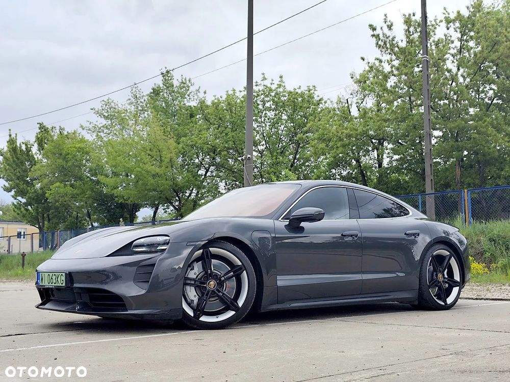 Porsche Taycan - 4