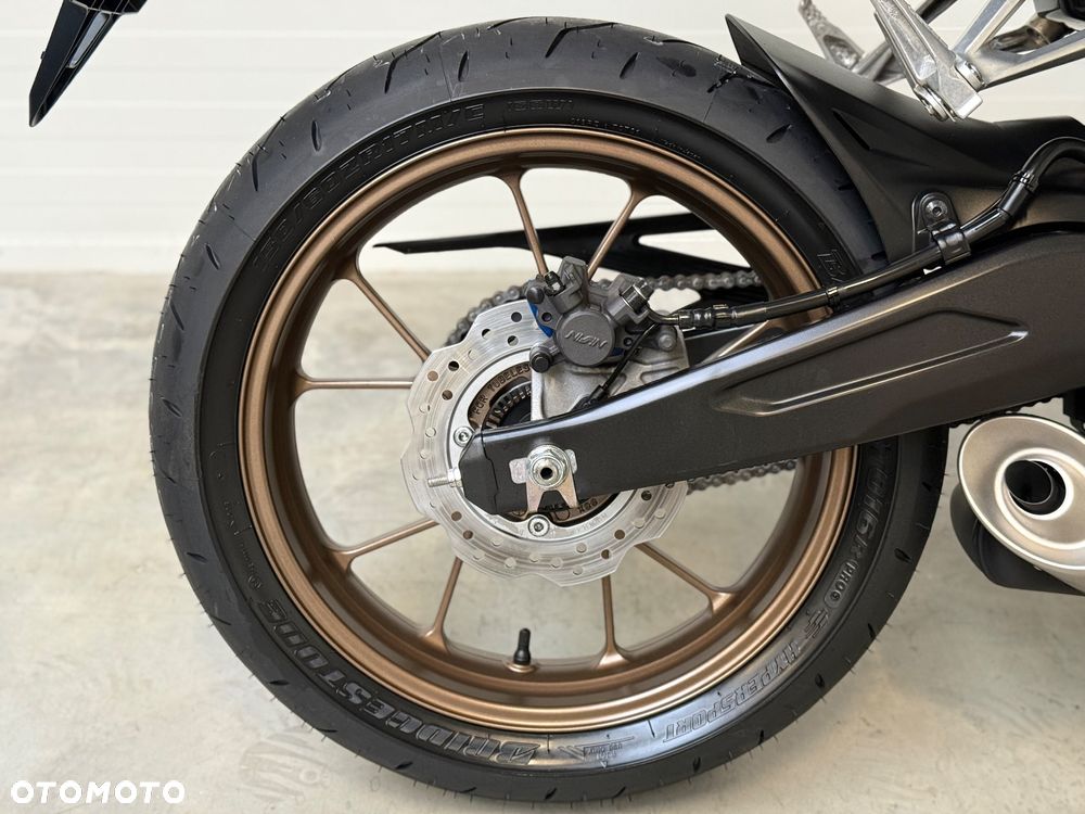 Honda CB - 15