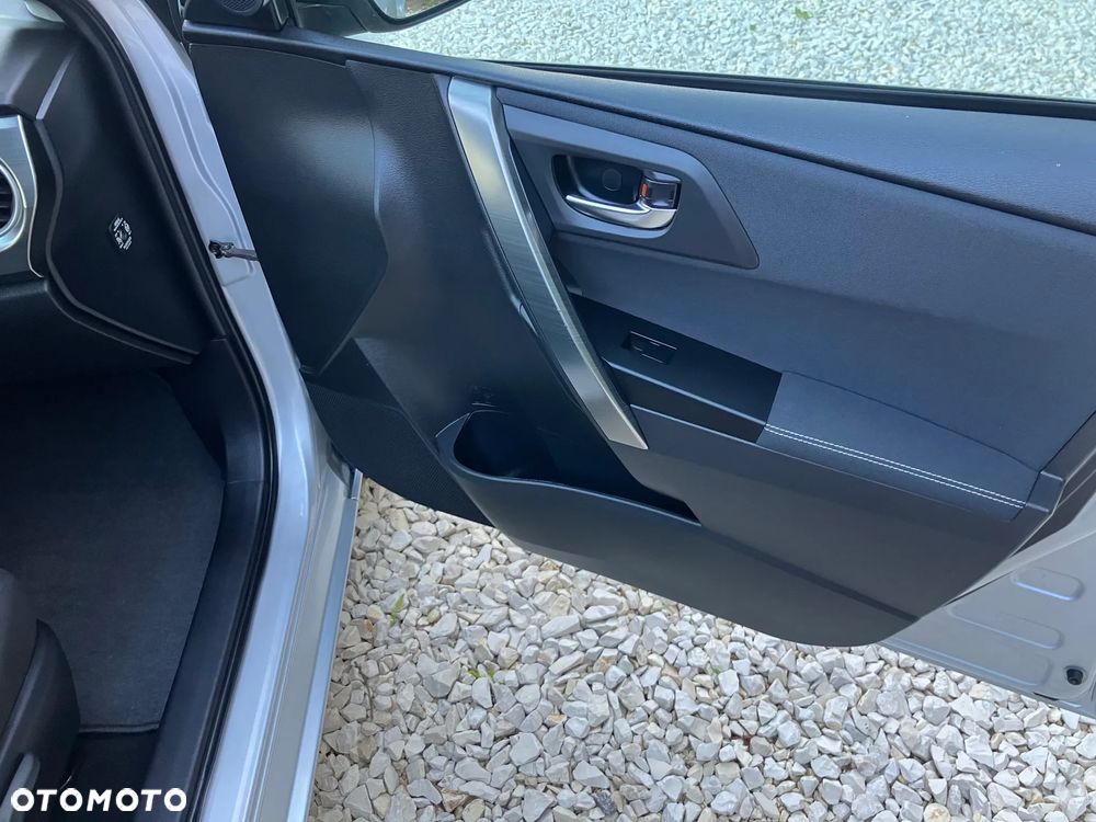 Toyota Auris 1.6 Prestige - 40