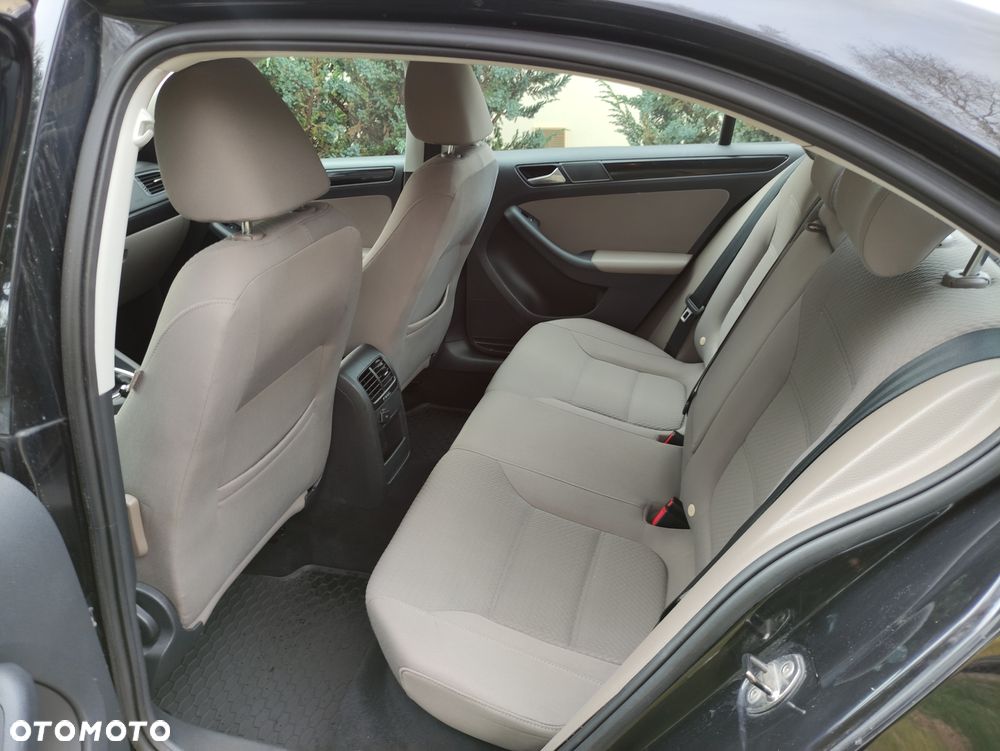 Volkswagen Jetta 1.6 TDI BMT Comfortline - 8