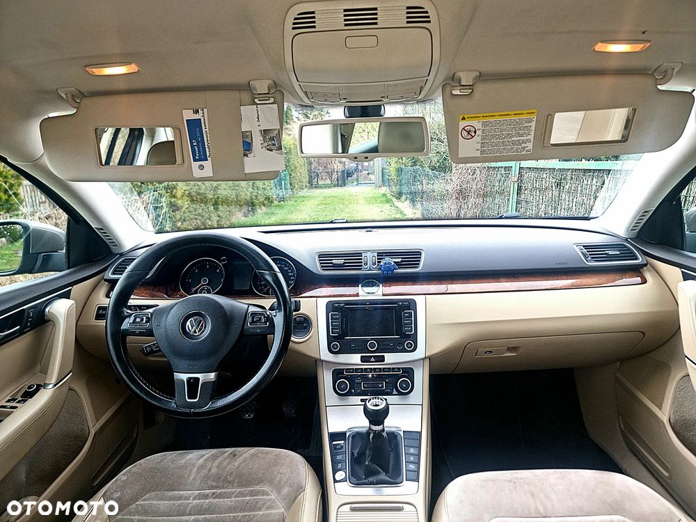 Volkswagen Passat 2.0 TDI DPF Highline - 4