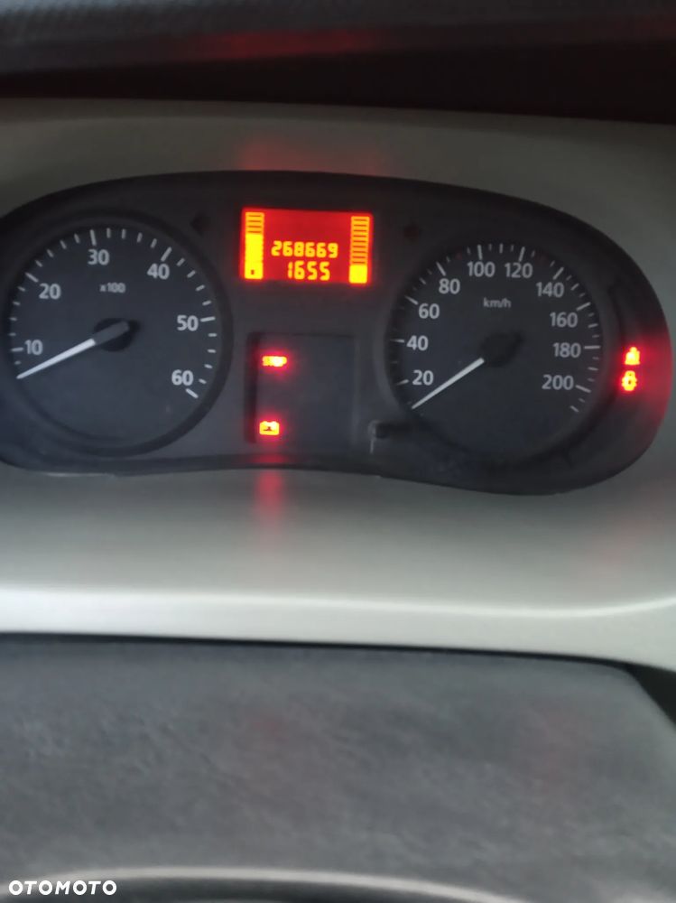 Renault Trafic - 10