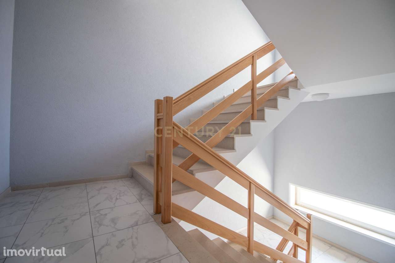 Apartamento T3 moderno com garagem na Gala – Figueira da Foz, a 800 me - Grande imagem: 4/44