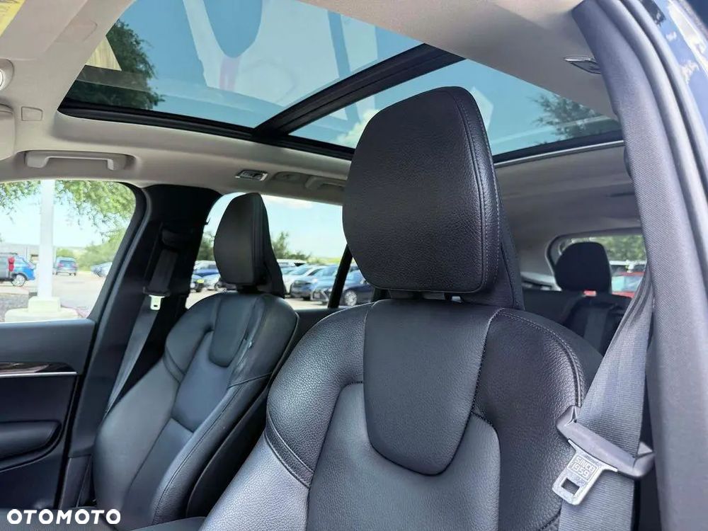 Volvo XC 90 - 7