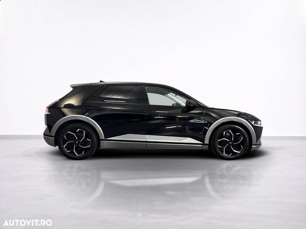 Hyundai IONIQ - 7