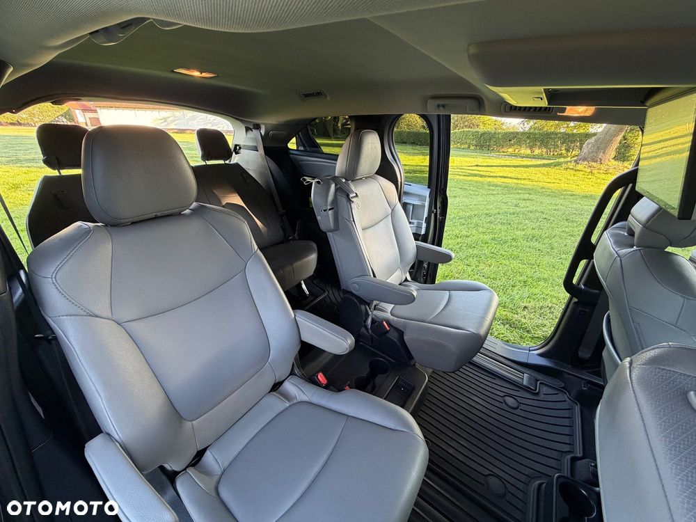 Toyota Sienna - 24