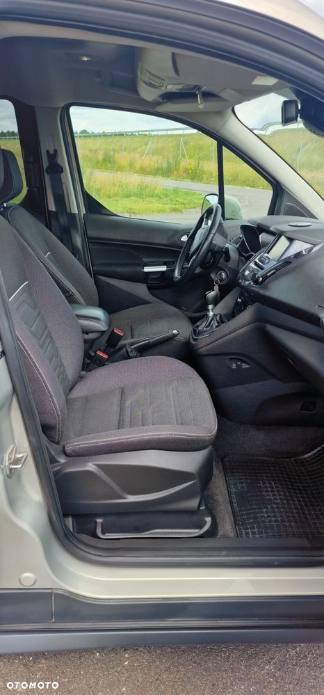 Ford Tourneo Connect Gr 1.5 TDCi Titanium - 24