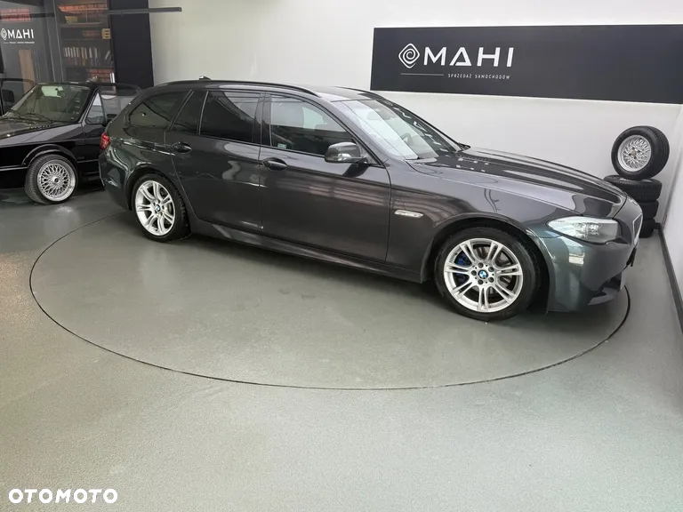 BMW Seria 5 520i - 14