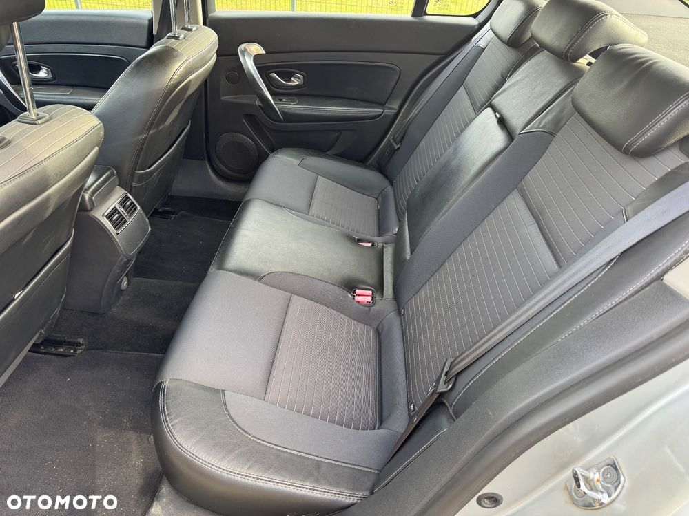 Renault Latitude 2.0 dCi Privilege - 16