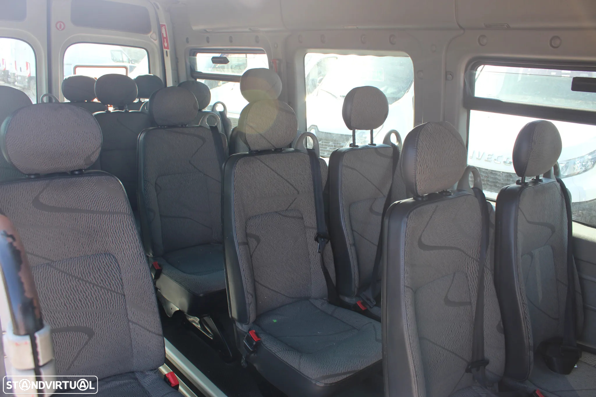 Renault Master 2.5 dCi MiniBus // 16 Lugares - 7