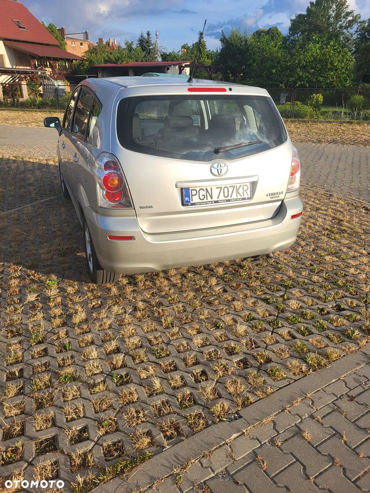 Toyota Corolla Verso 1.8 Sol 7os - 8