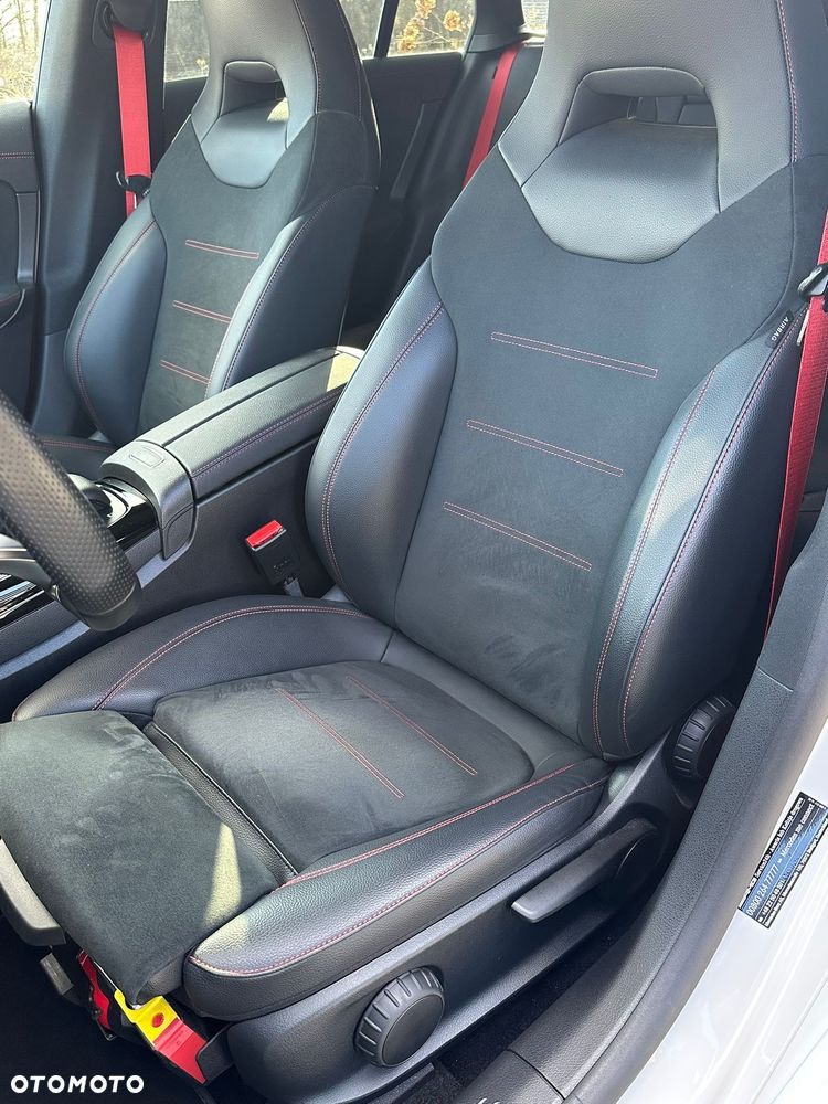 Mercedes-Benz CLA AMG 35 4-Matic 7G-DCT - 11