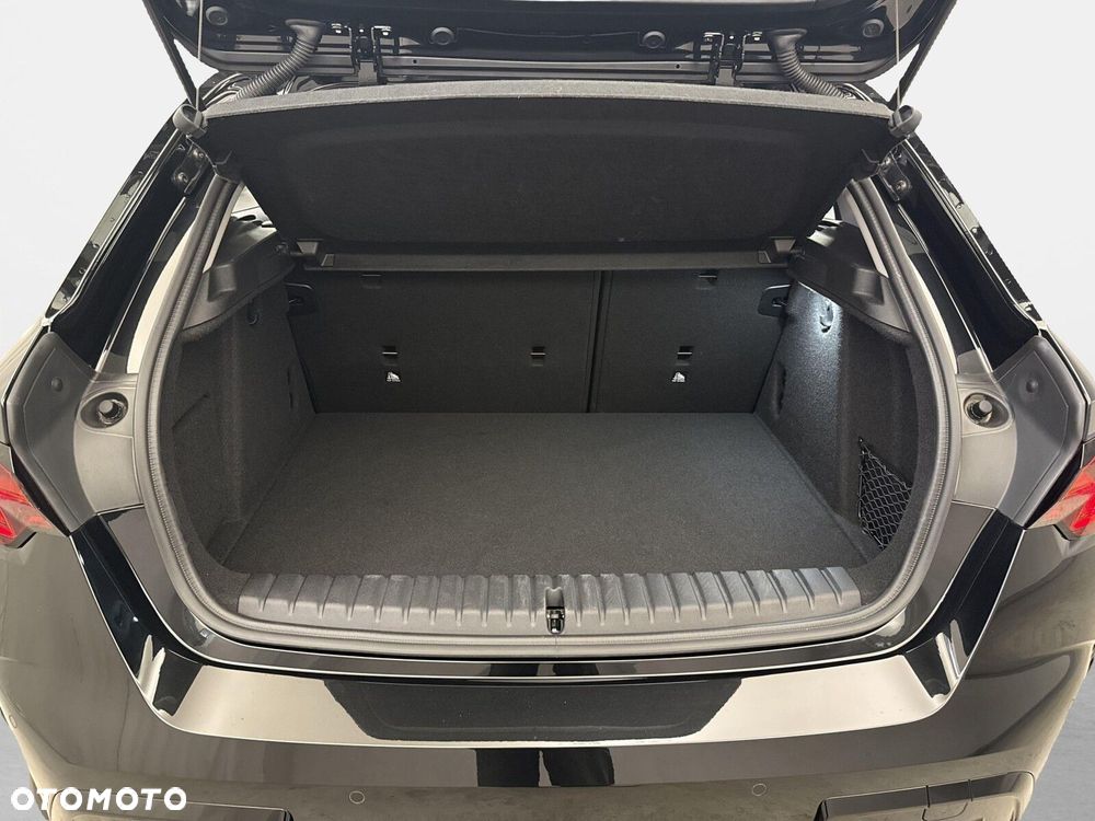 BMW Seria 1 120 mHEV - 19