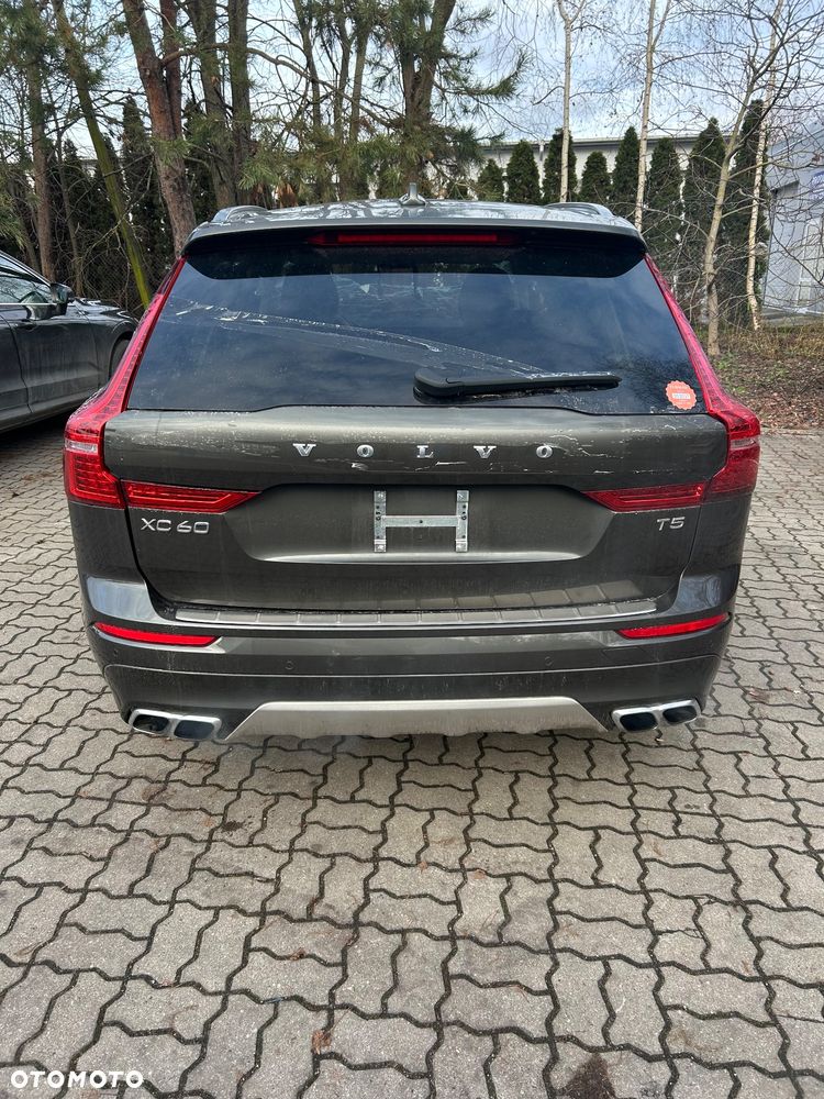 Volvo XC 60 T5 AWD Geartronic Momentum - 3