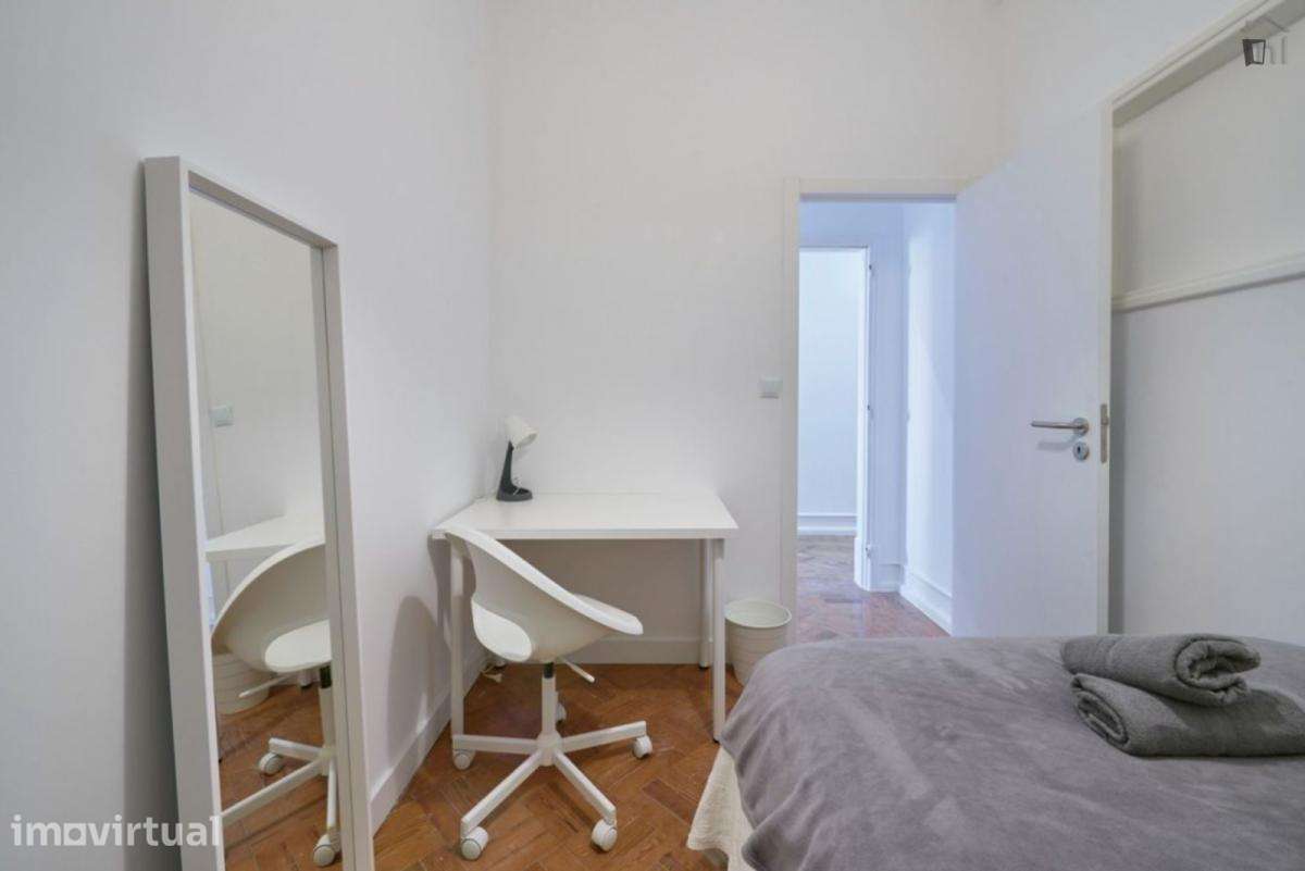 Quarto - localizado em Alameda Lisbon - Grande imagem: 4/26