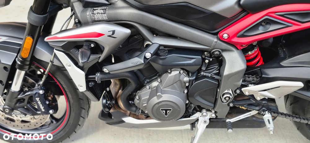 Triumph Street Triple - 9