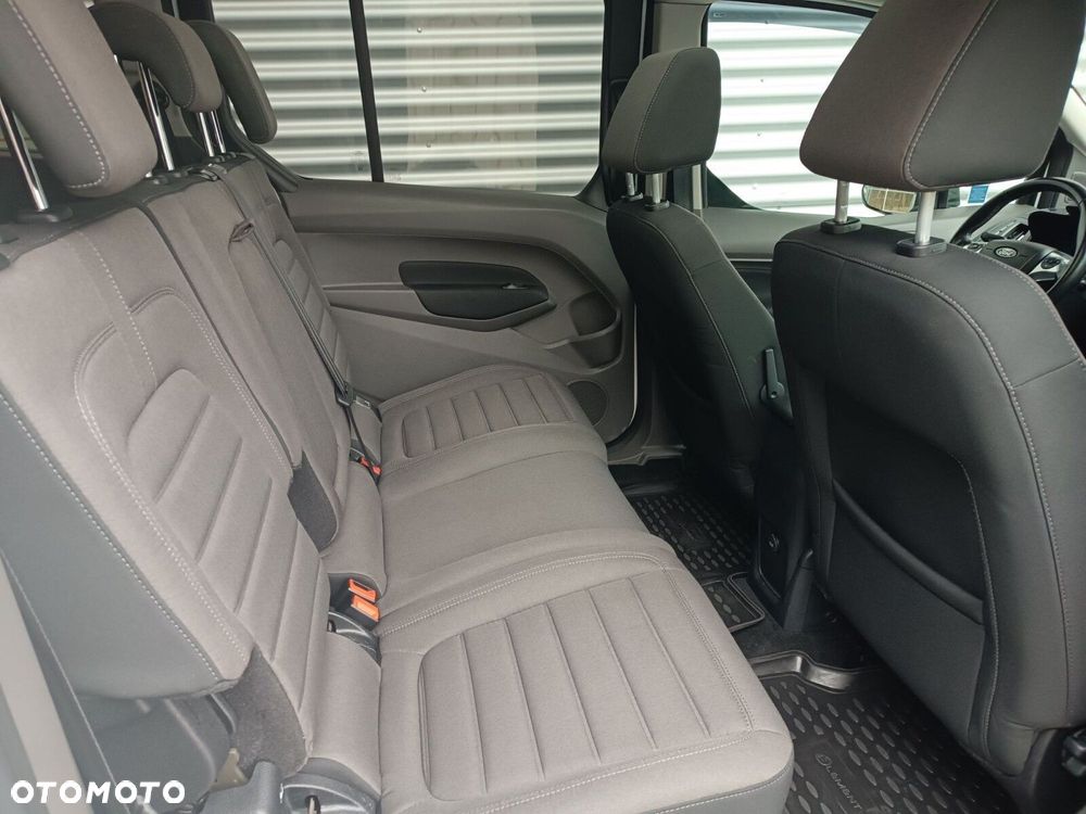 Ford Tourneo Connect Grand - 32