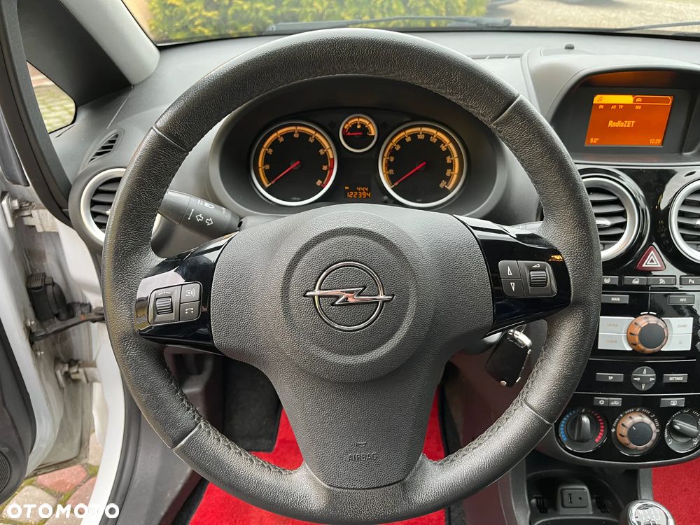 Opel Corsa 1.4 16V Cosmo - 13