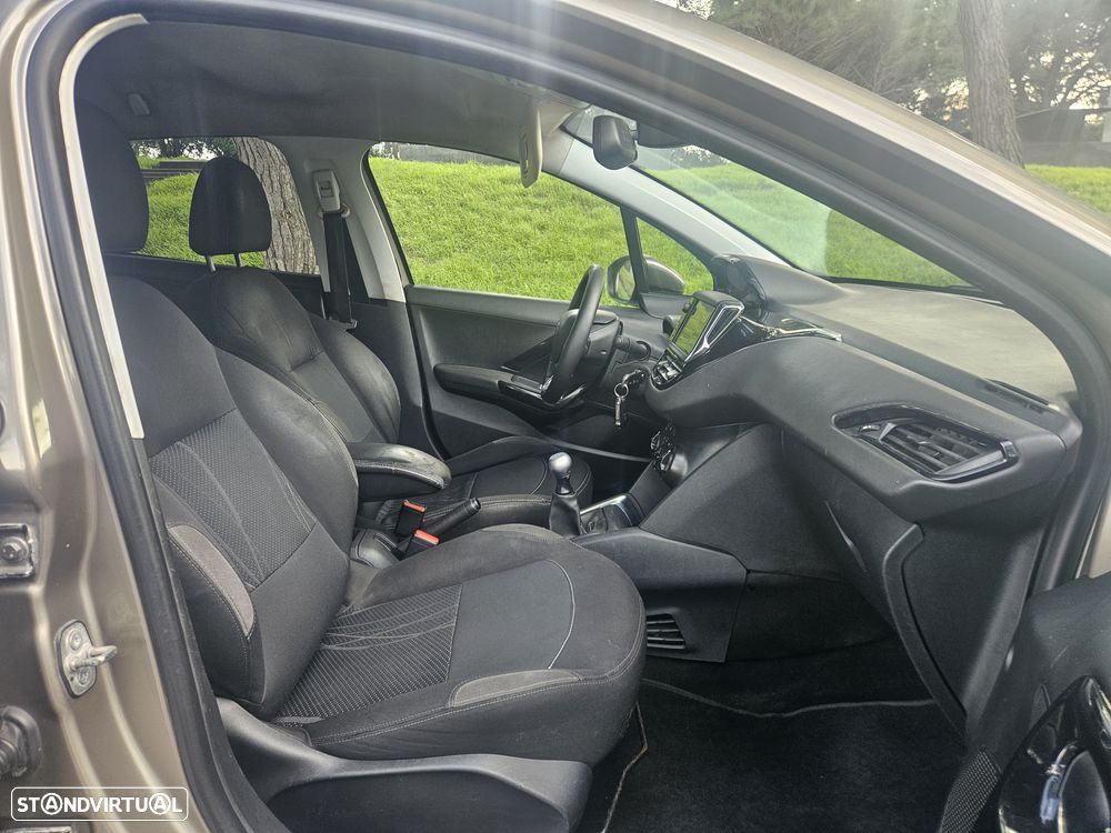 Peugeot 208 1.4 HDi - 13