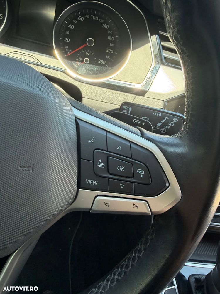 Volkswagen Passat 2.0 TDI SCR DSG Comfortline - 16