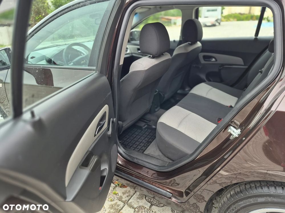 Chevrolet Cruze 1.6 LS - 10