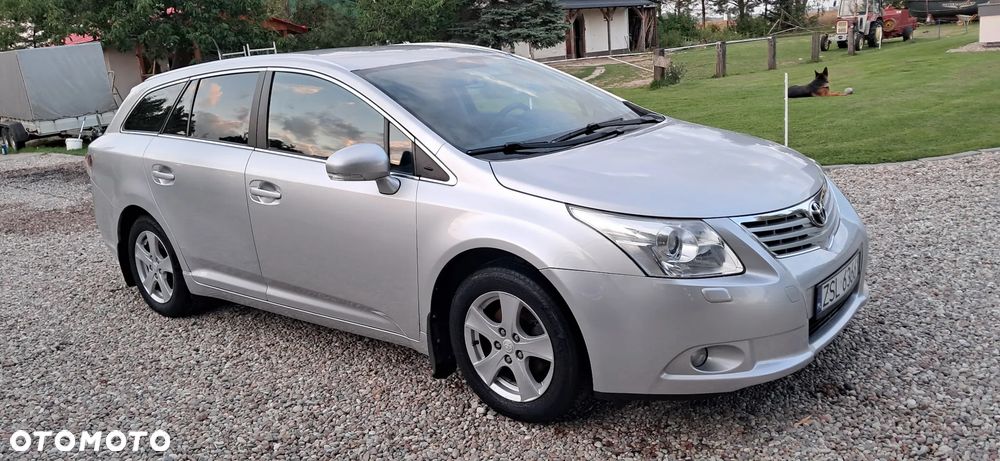 Toyota Avensis 1.8 Comfort - 8