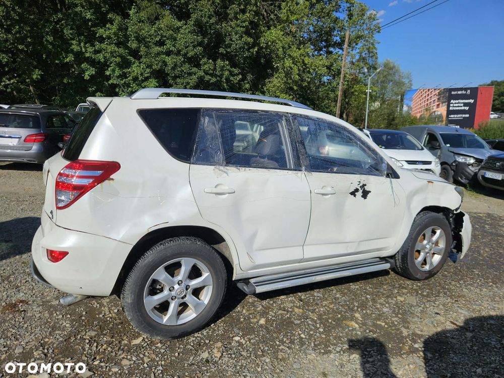 Toyota RAV4 2.2 D-4D 4x2 Travel - 8