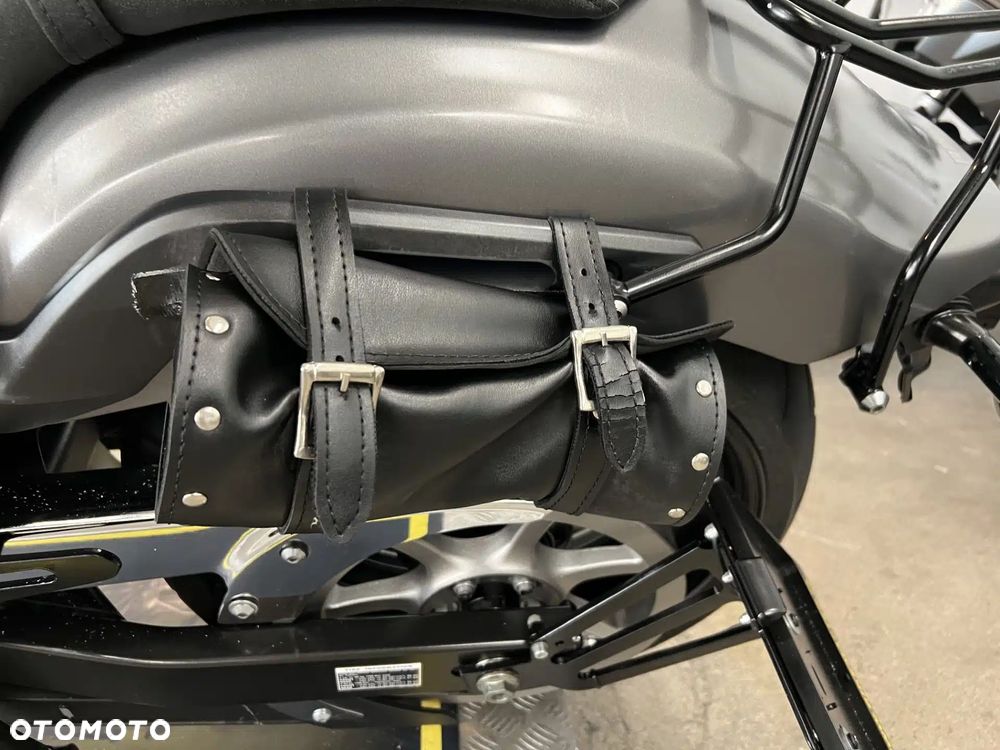 Yamaha XVS - 23