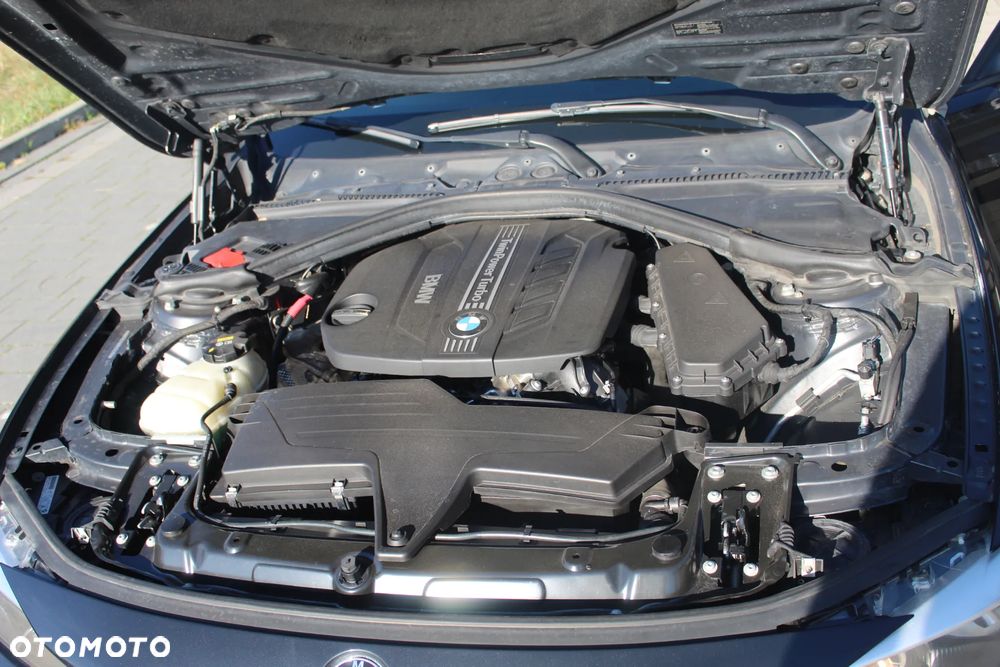 BMW Seria 3 318d - 15