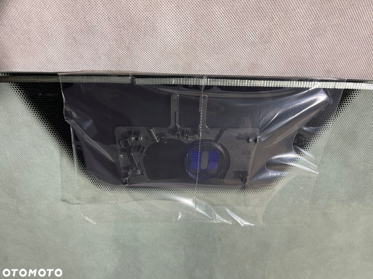 MERCEDES G W463 SZYBA PRZEDNIA CAŁA GRZANA SENSOR 2013-2018 - 4