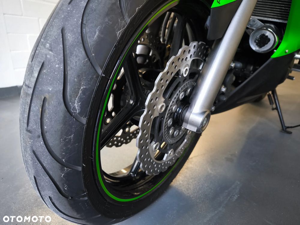 Kawasaki ER - 12