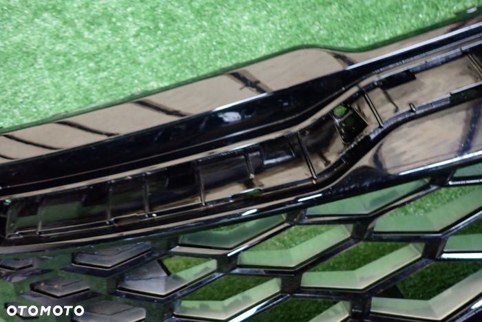 KIA SPORTAGE V GT LINE 21- atrapa grill pod kamerę - 7