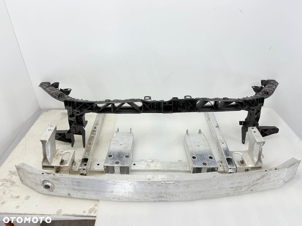 Pas przedni wzmocnienie przednie Mercedes A177 W177 A247 A118