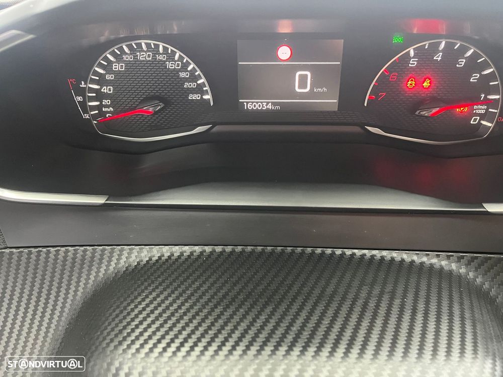 Peugeot 2008 1.2 PureTech Allure - 12