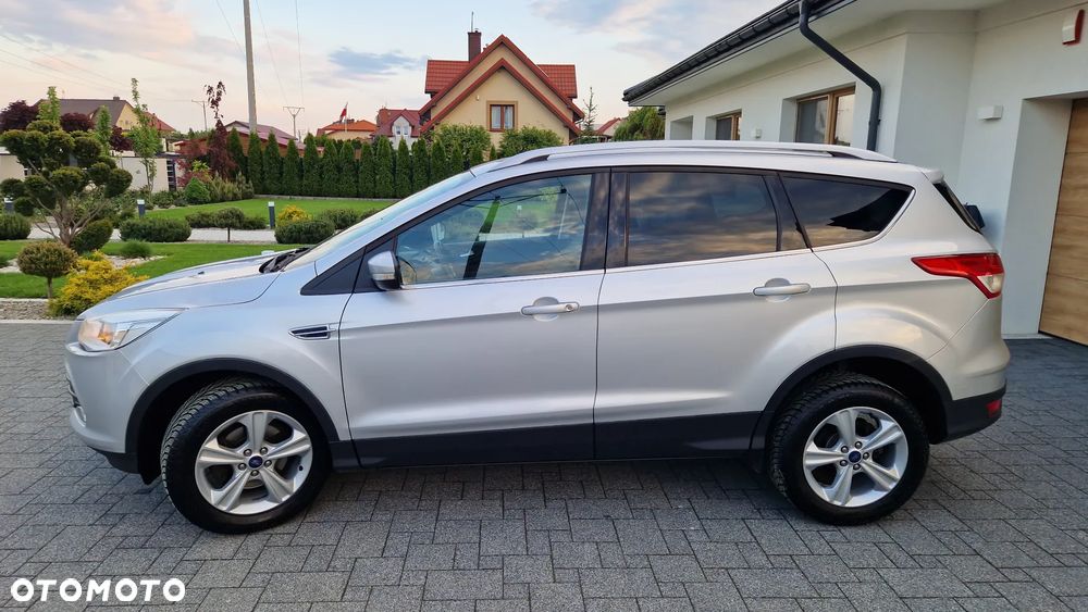 Ford Kuga 1.6 EcoBoost 2x4 Titanium - 2