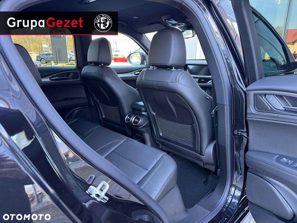 Alfa Romeo Stelvio - 14