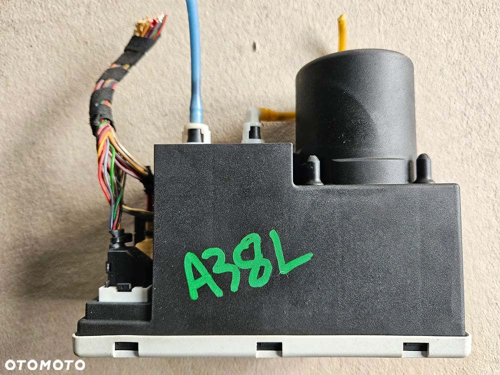 Audi A3  8L sterownik pompka centralnego zamka 8L0862257L - 1