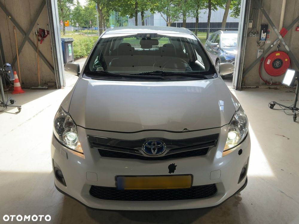 Toyota Auris 1.8 VVT-i Automatik Executive - 2