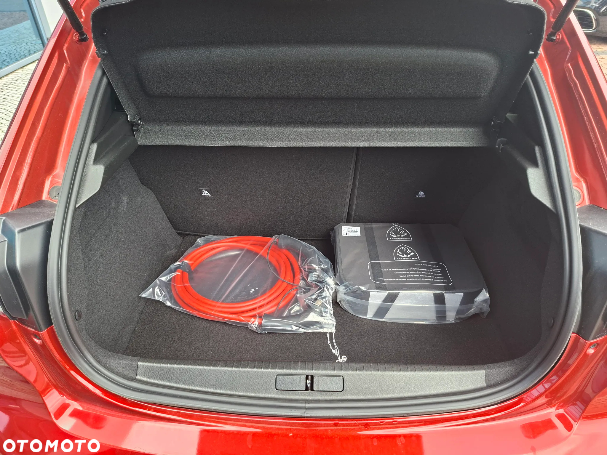 Peugeot 208 e-208 51kWh Allure - 14