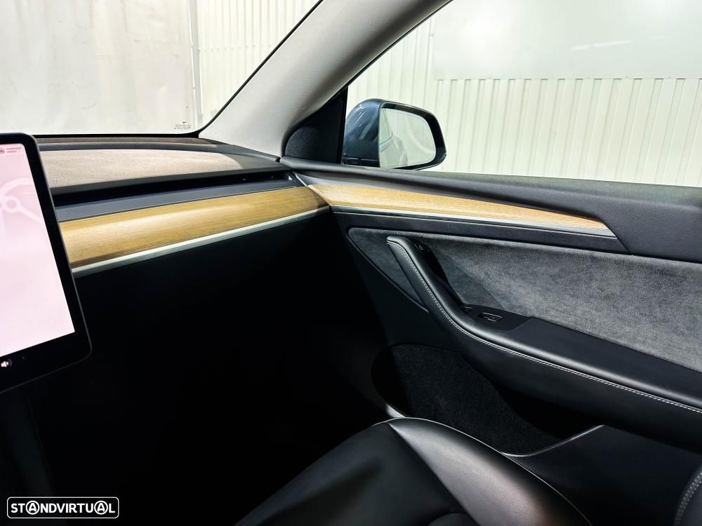 Tesla Model Y Long Range Dual Motor AWD - 40