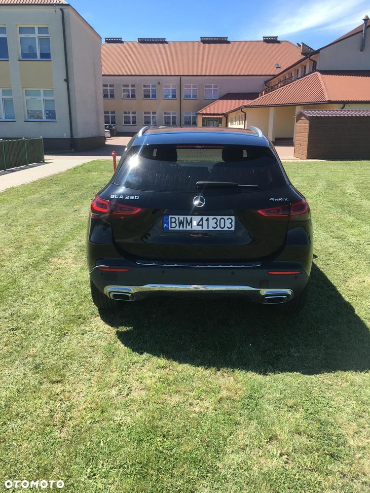 Mercedes-Benz GLA 250 4Matic 8G-DCT Progressive - 5