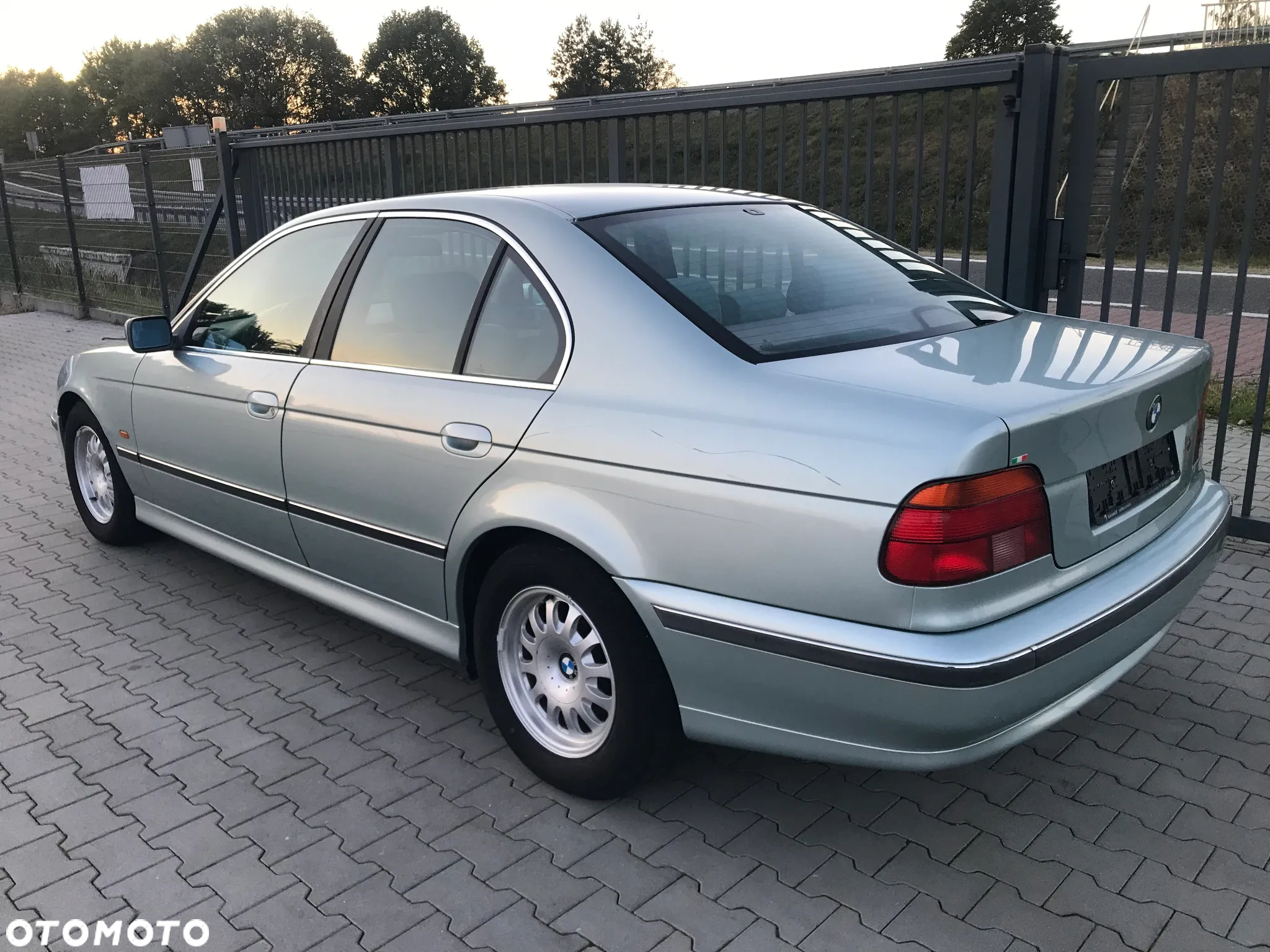 BMW Seria 5 520i - 2
