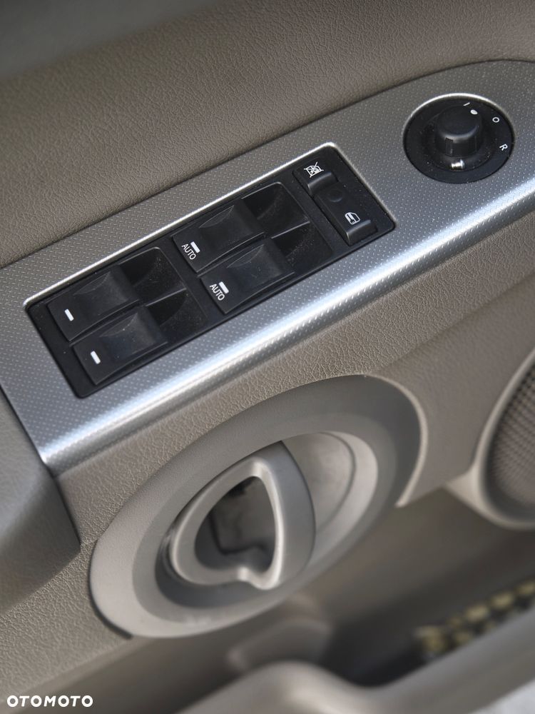 Jeep Commander - 13