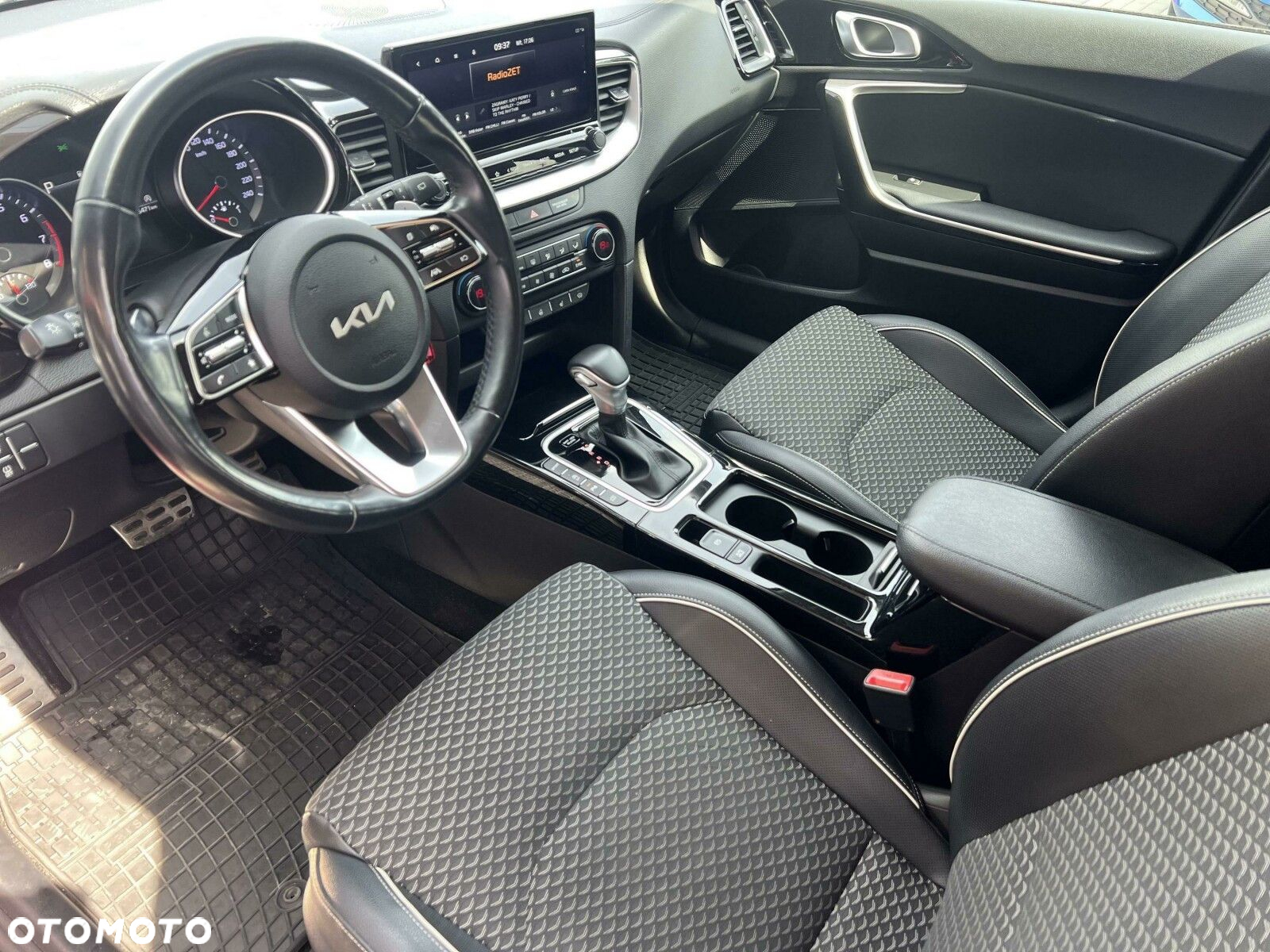 Kia Ceed - 10